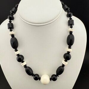 Vintage Black & White Beaded Necklace Chunky Statement Jewelry With Gold-Tone Cl